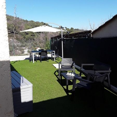 F1 Avec Un Espace Jardin Apartment Gattieres Exterior photo